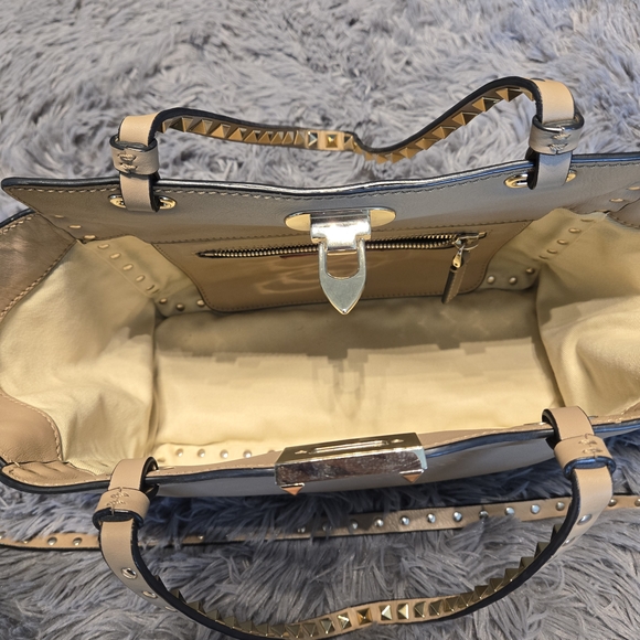 Valentino Garavani Beige Studded Shoulder Bag - Picture 5 of 8